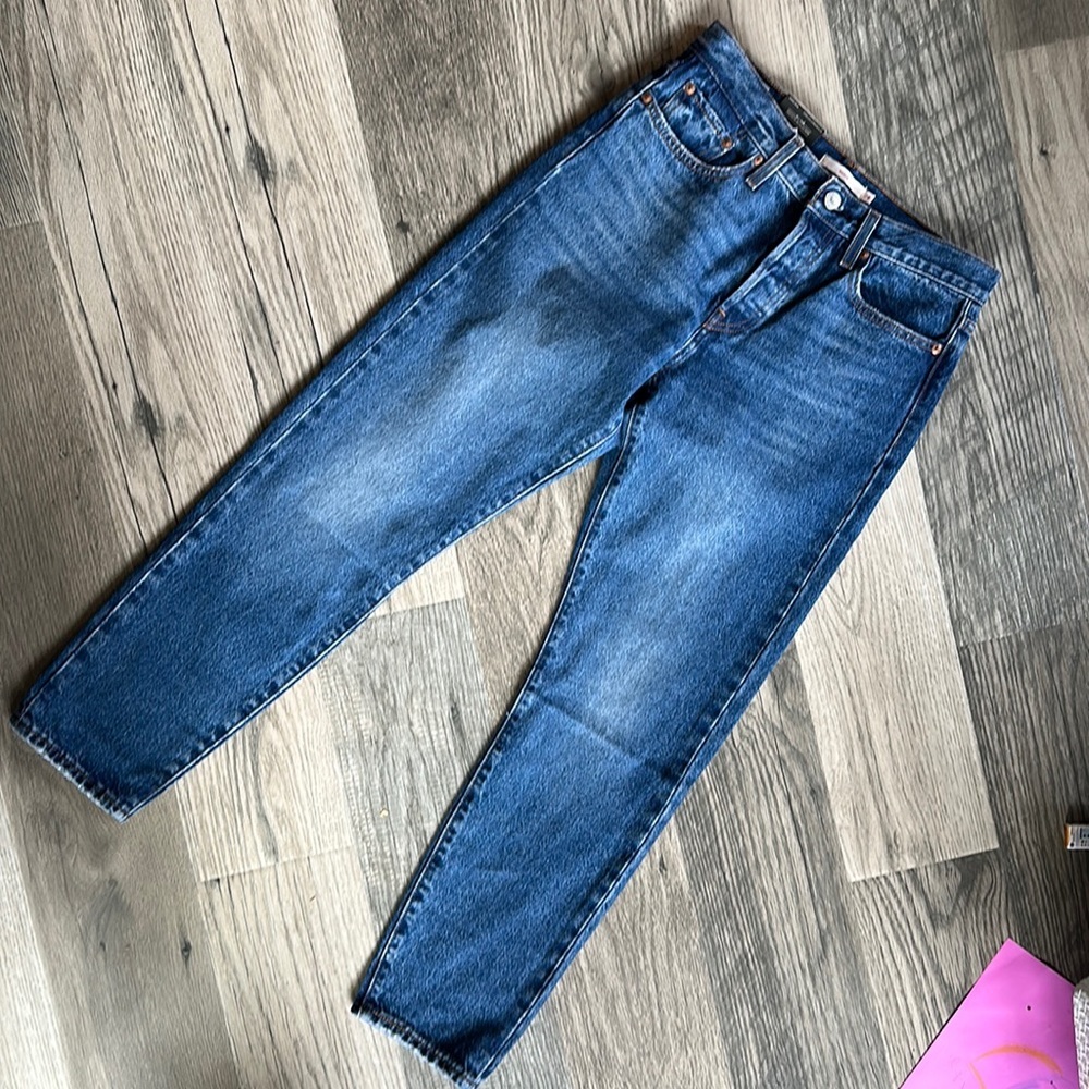 Levi’s Premium NWT button fly wedgie jeans women’s size 28